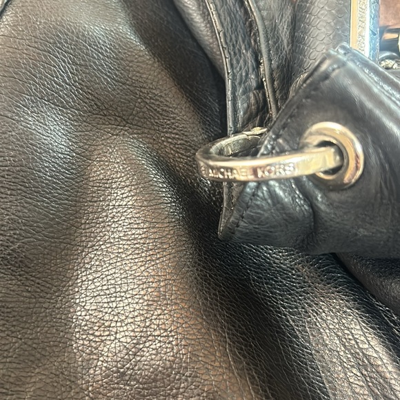 MICHAEL KORS SATCHEL HOBO SHOULDER BAG IN BLACK LEATHER - Picture 14 of 16